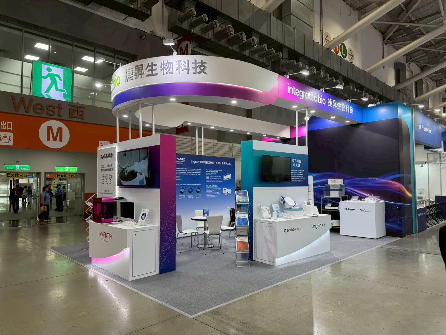 生技展產品展示設計_RASTRUM/INVENTIA生物列印設備展示區，實機搭配技術說明圖卡