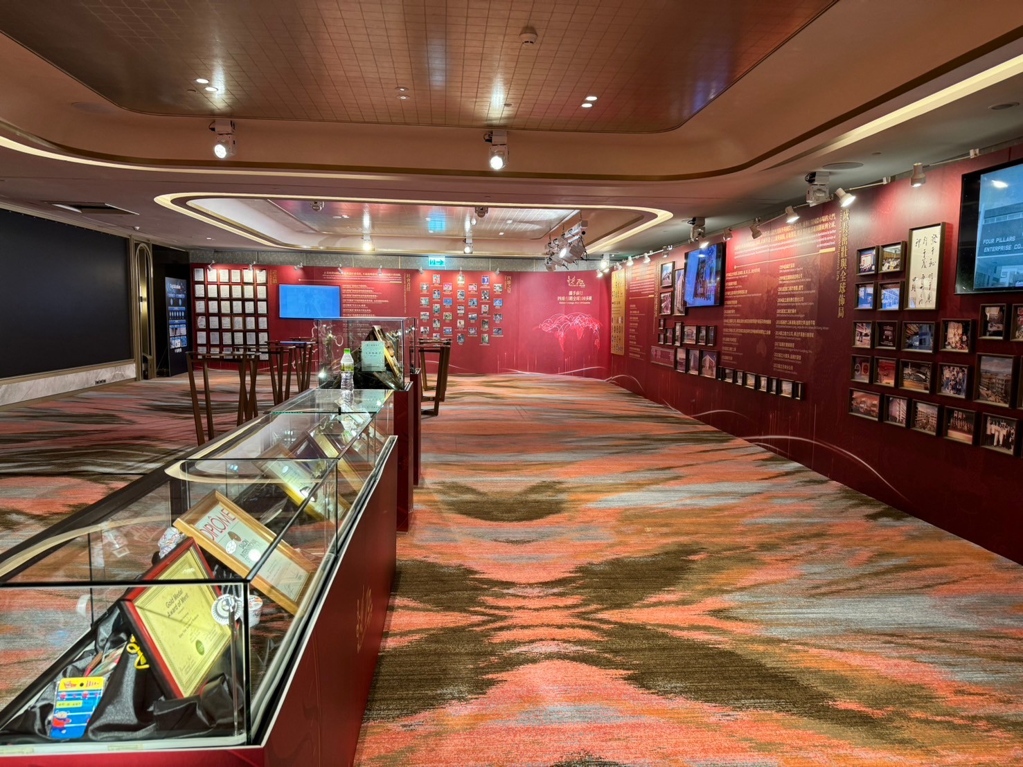 品牌識別與活動主視覺應用｜從邀請函到現場佈置，一致的品牌視覺貫穿每個環節