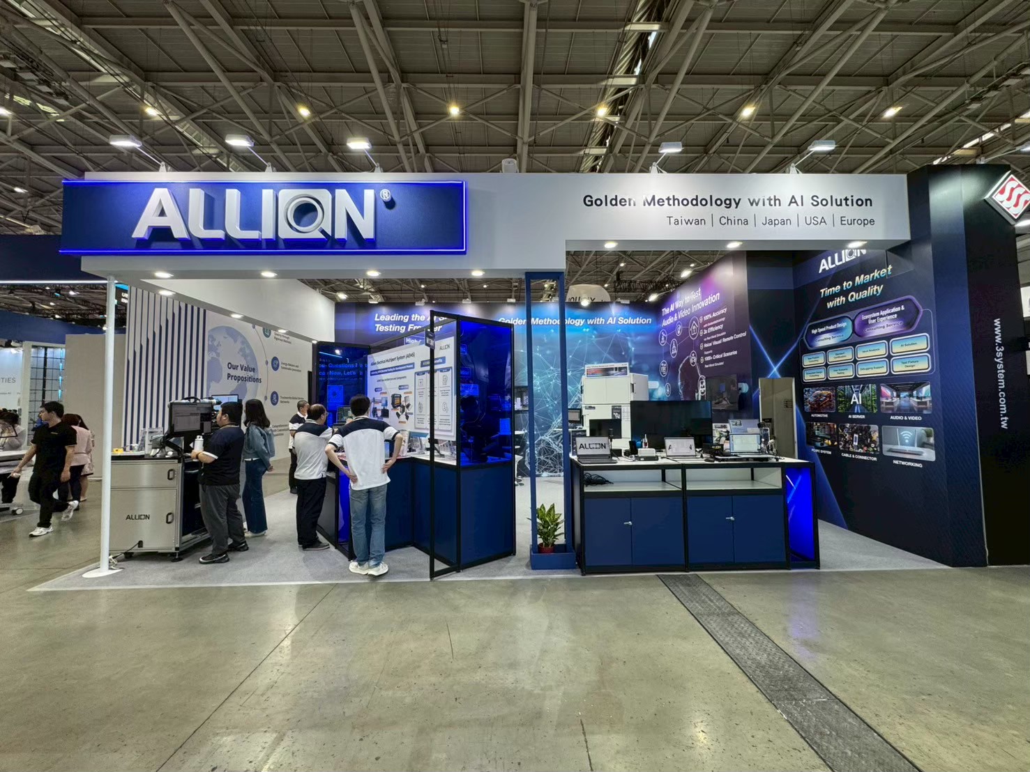 服務分區與案例展示｜清晰的服務範疇呈現，讓來賓快速了解百佳泰的專業測試認證服務